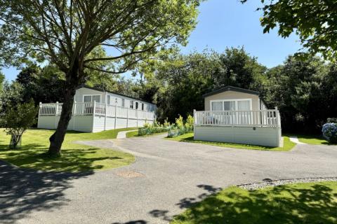 lodges and caravans at Silverbow
