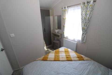 Static caravan to buy with double bedroom and en-suite