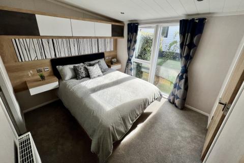 Luxury double bedroom in the 2022 Swift Toronto lodge