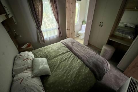 double bedroom with en-suite