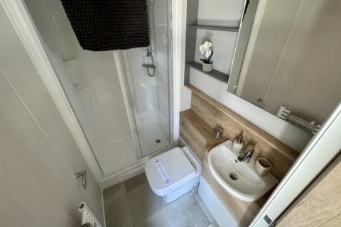 2023 Swift Moselle bathroom and toilet