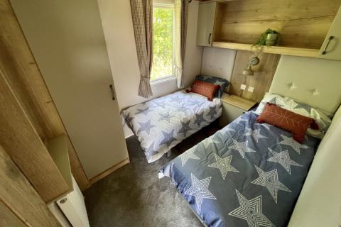 twin bedroom in the 2021 Atlas Debonair