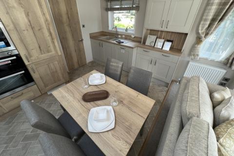 Dining area to lounge in the lodge