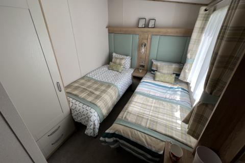 Twin bedroom in the holiday lodge