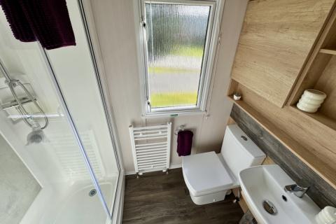 2025 Swift Bordeaux 33x12 Bathroom