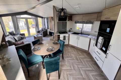 2023 Atlas Status Living and Kitchen