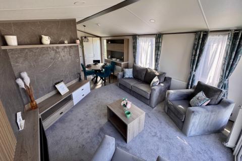 2023 Atlas Status Lounge