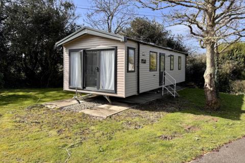 2025 Swift Bordeaux Exterior