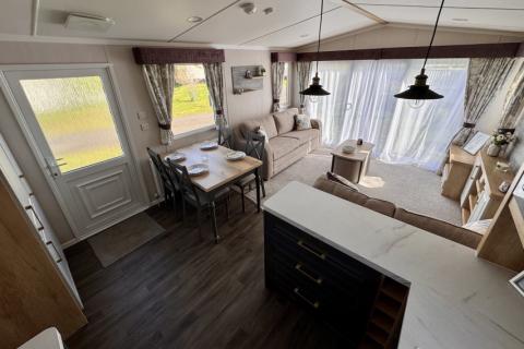 2025 Swift Bordeaux Lounge