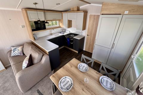 2025 Swift Bordeaux Dining and Kitchen