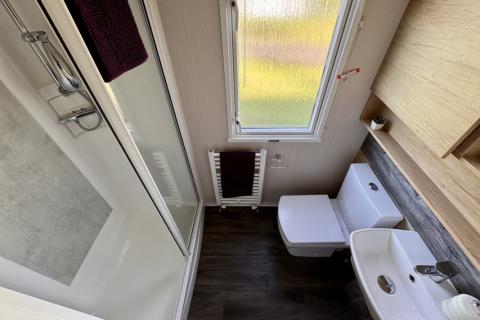 2025 Swift Bordeaux Bathroom