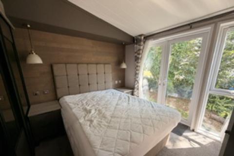 victory Lakewood master bedroom