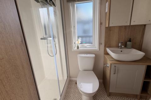 ABI Ambleside Main Bathroom