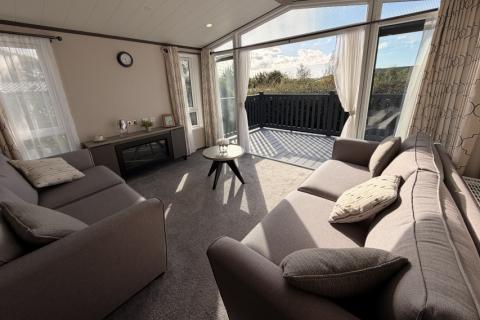 Lakwood lounge view