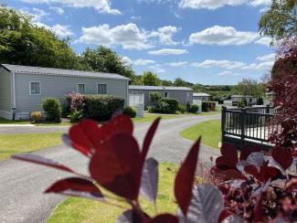 luxury lodges at Silverbow country park in Corrnwall