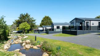silverbow lodges by the stream